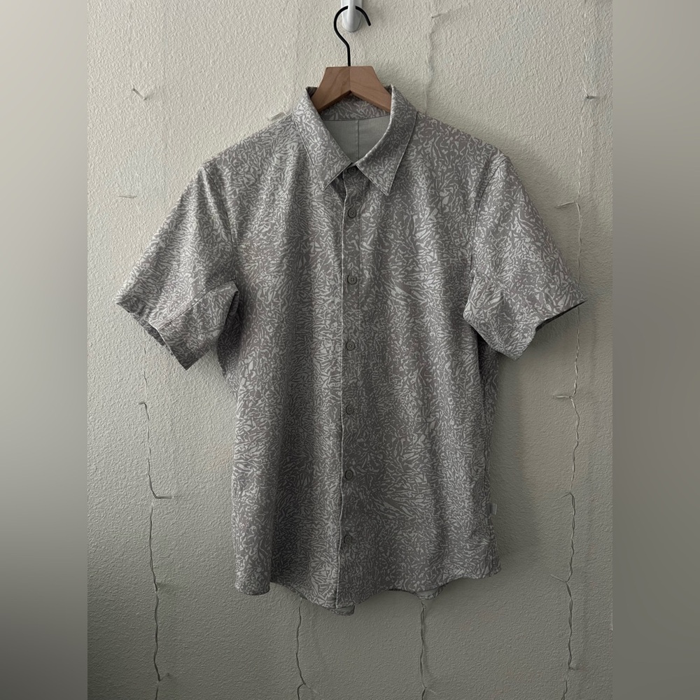 Lululemon Airing Easy Short Sleeve Shirt | Gray Stretch Shirt | See Measurements
